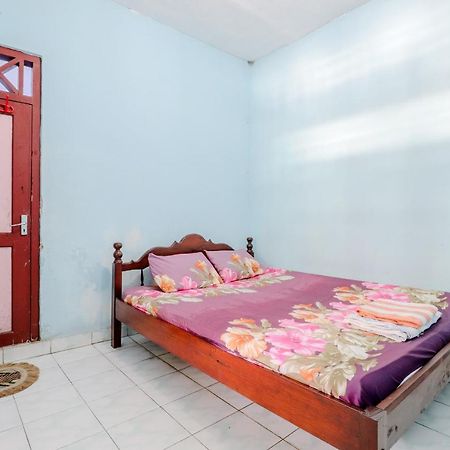 Losmen Parikesit Bantul Esterno foto
