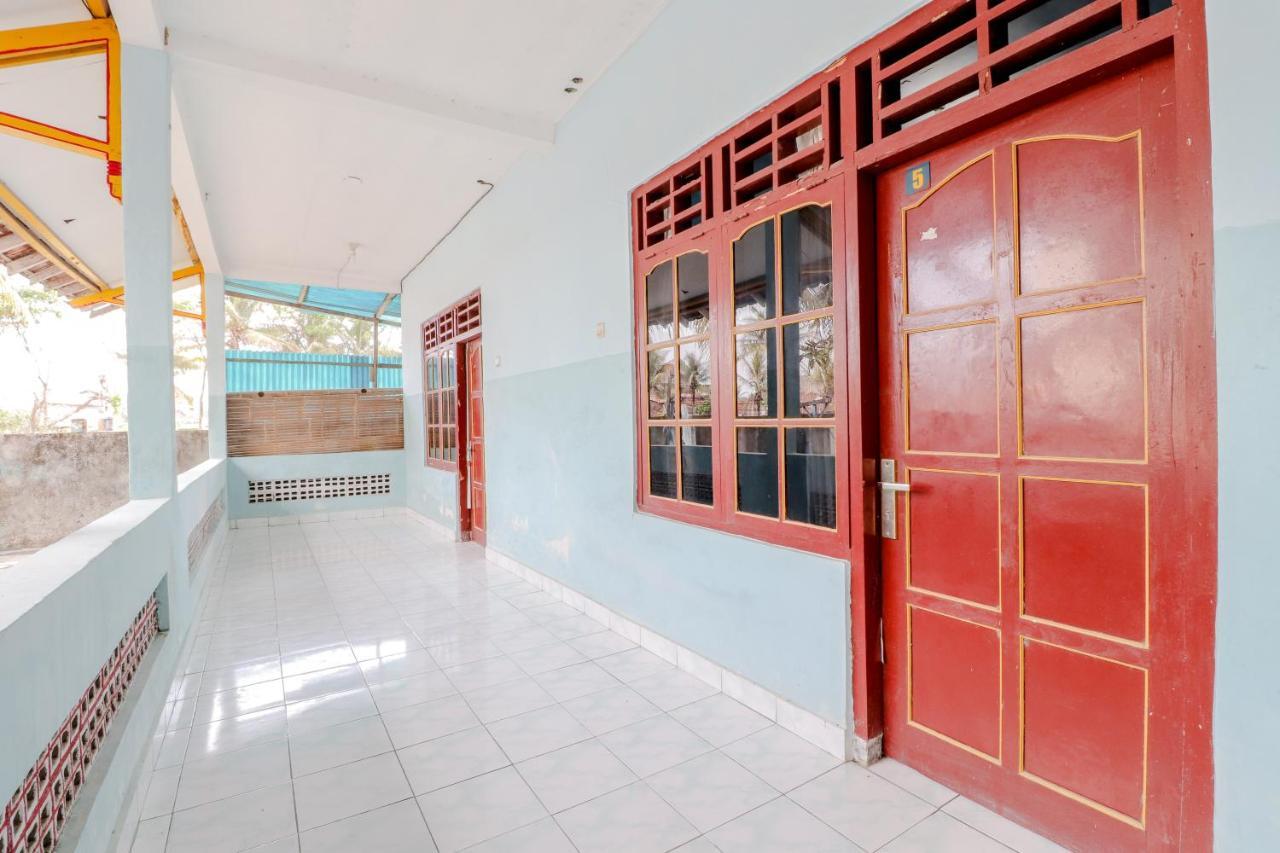Losmen Parikesit Bantul Esterno foto