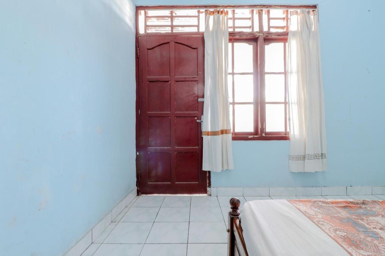 Losmen Parikesit Bantul Esterno foto